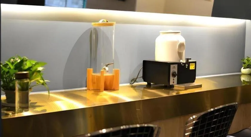 Metropolo Hotel Qingdao Wusi Square Xiaomaidao