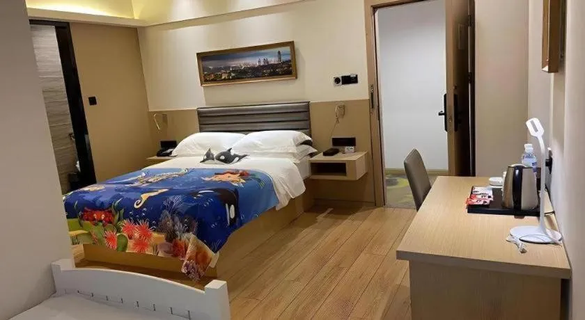 Bed in Metropolo Hotel Qingdao Wusi Square Xiaomaidao