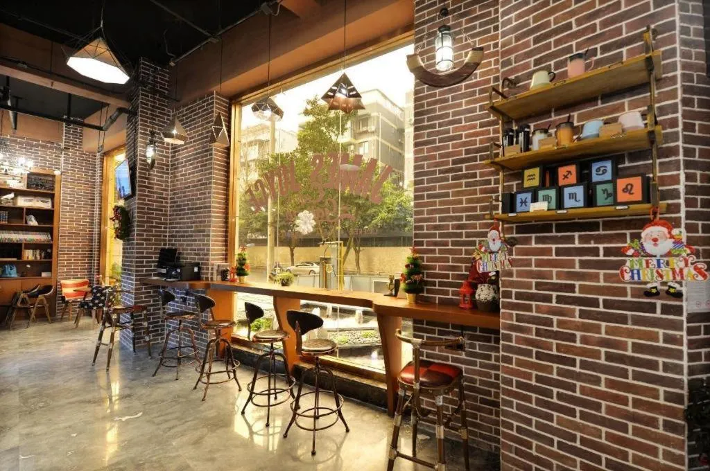 James Joyce Coffetel Chengdu Jichang Road Shenxianshu
