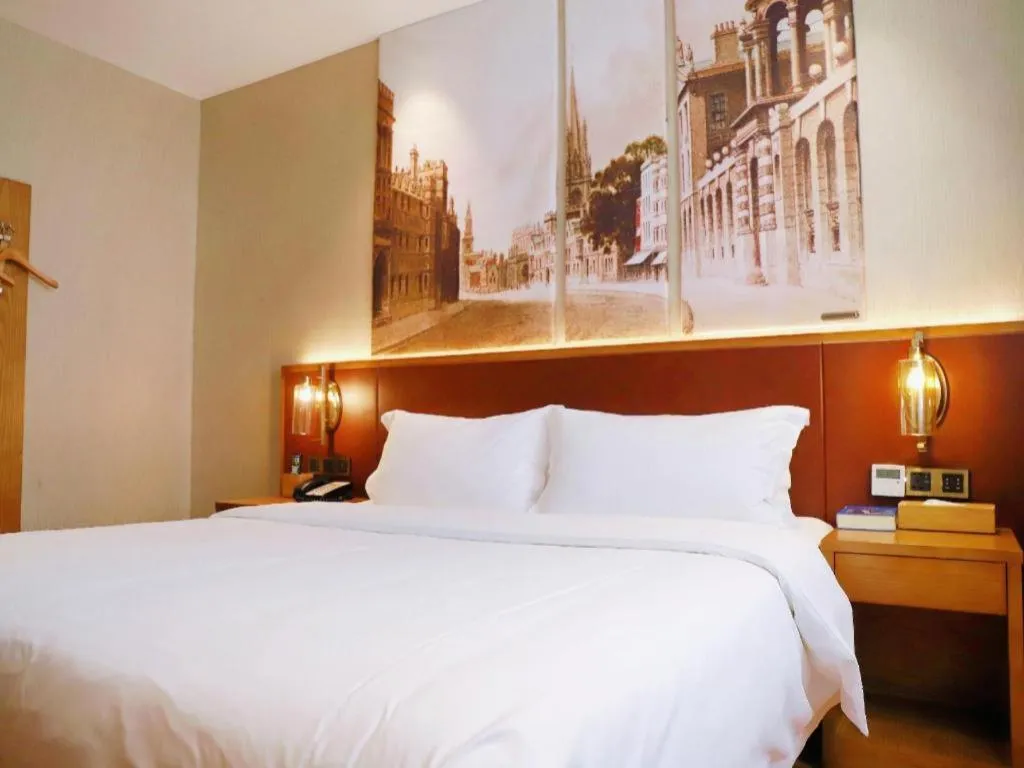 Bed in James Joyce Coffetel Guangzhou Dongxiaonan Metro Station Branch