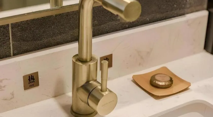 James Joyce Coffetel Guangzhou Dongxiaonan Metro Station Branch