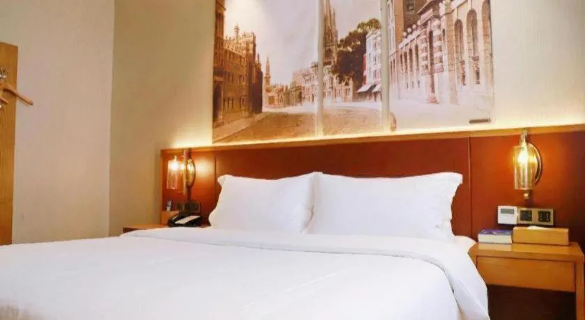 Bed in James Joyce Coffetel Guangzhou Dongxiaonan Metro Station Branch