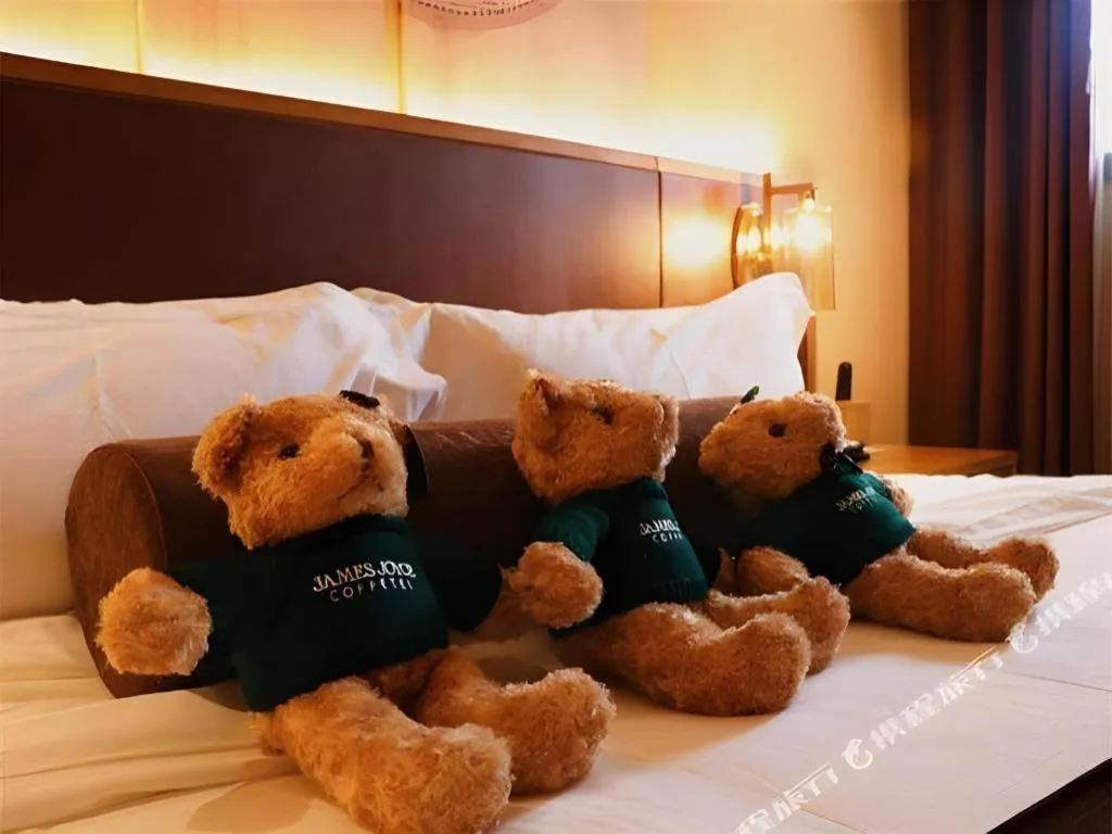 Bed in James Joyce Coffetel Guangzhou Dongxiaonan Metro Station Branch