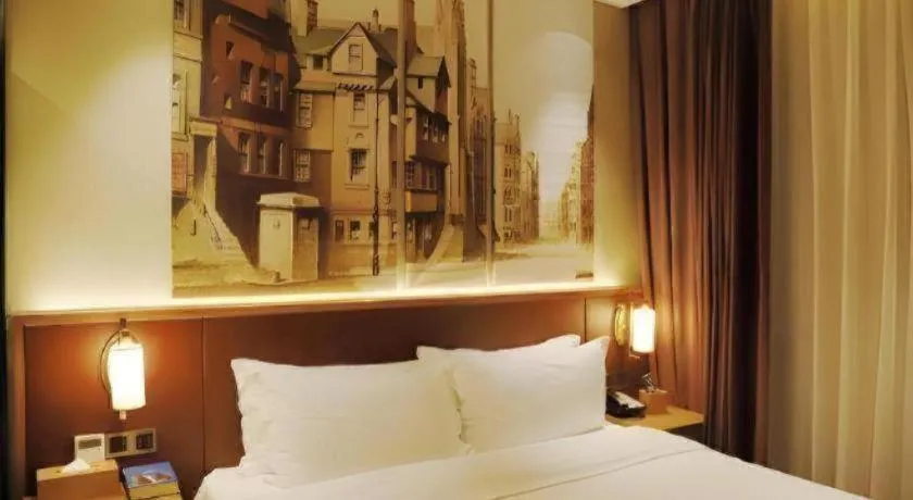 Bed in James Joyce Coffetel Guangzhou Dongxiaonan Metro Station Branch