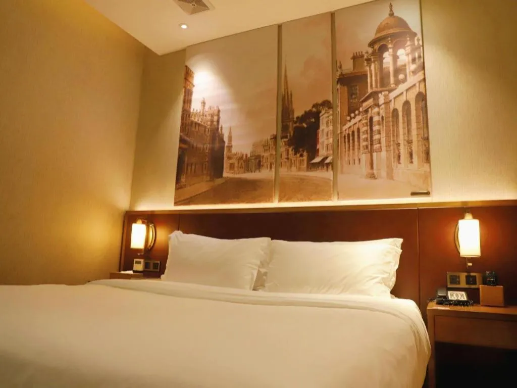 Bed in James Joyce Coffetel Guangzhou Dongxiaonan Metro Station Branch