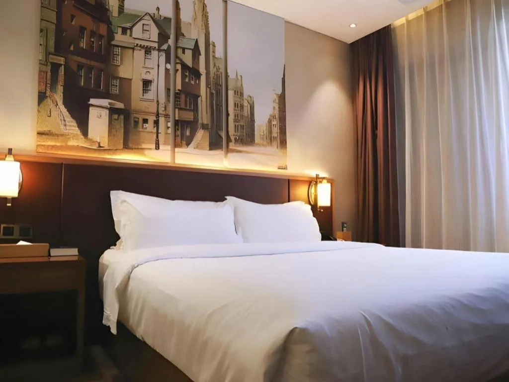 Bed in James Joyce Coffetel Guangzhou Dongxiaonan Metro Station Branch