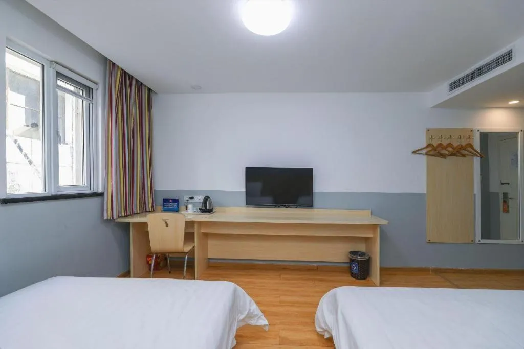 Bed in 7 Days Inn Beijing Tiananmen Square