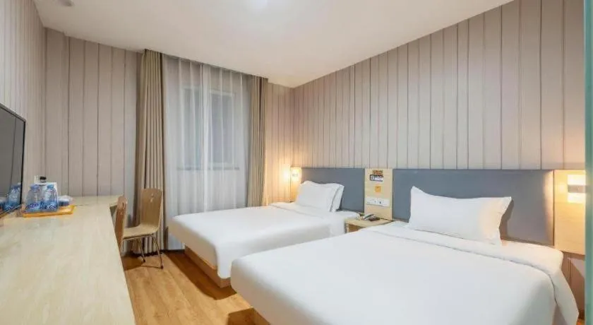 Bed in 7 Days Inn Beijing Tiananmen Square