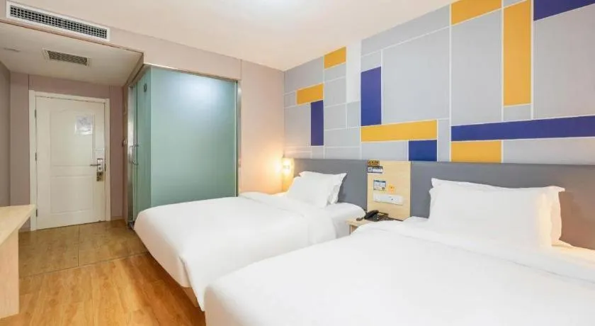 Bed in 7 Days Inn Beijing Tiananmen Square