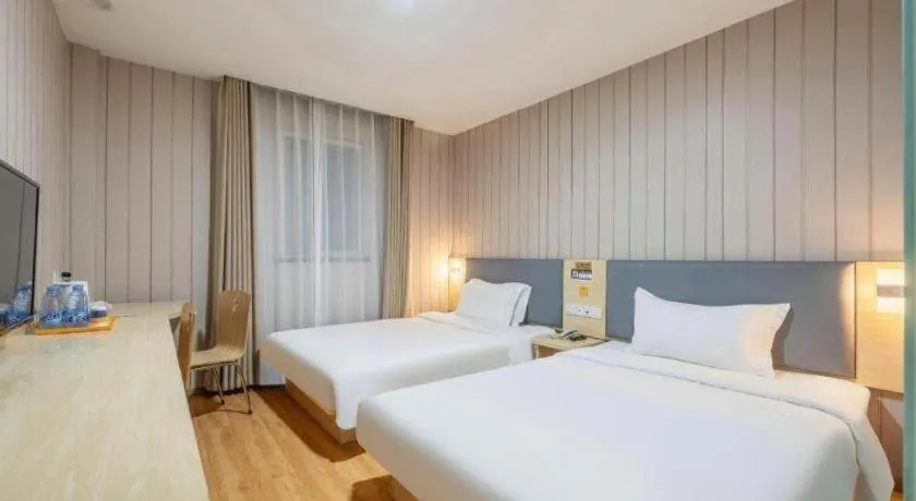 Bed in 7 Days Inn Beijing Tiananmen Square