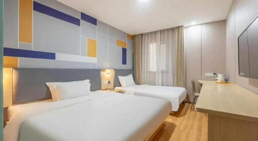 Bed in 7 Days Inn Beijing Tiananmen Square