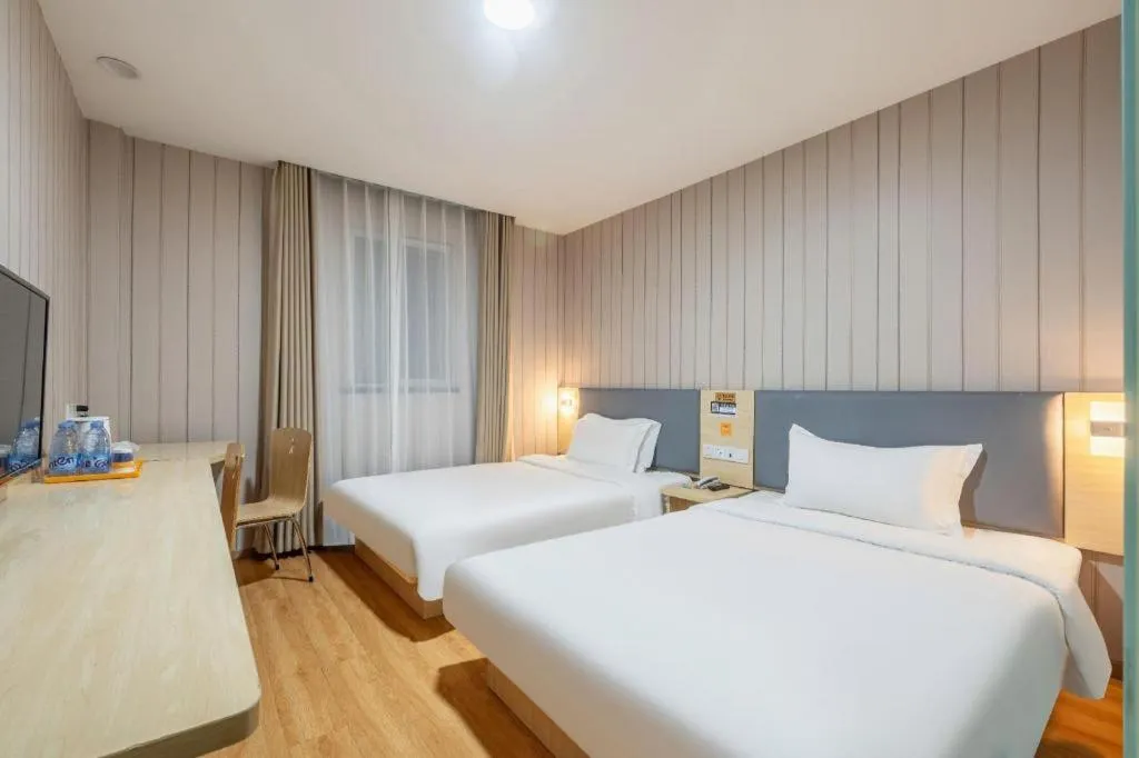 Bed in 7 Days Inn Beijing Tiananmen Square