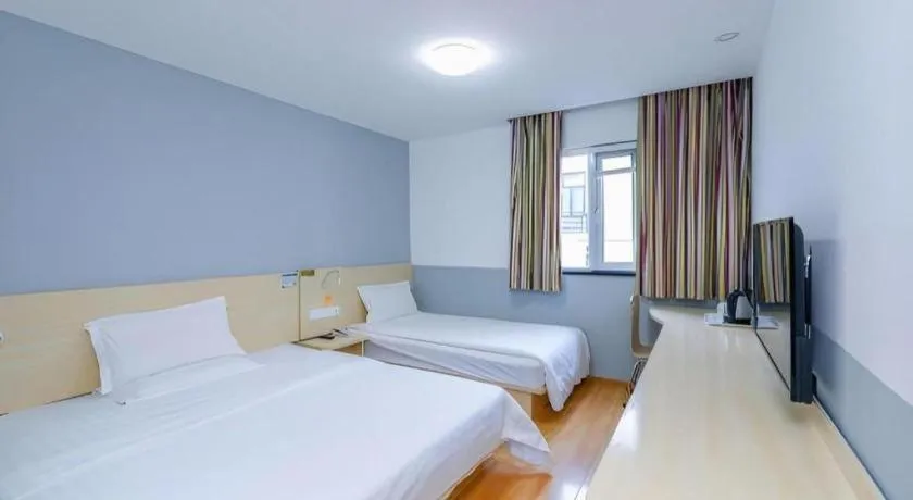 Bed in 7 Days Inn Beijing Tiananmen Square