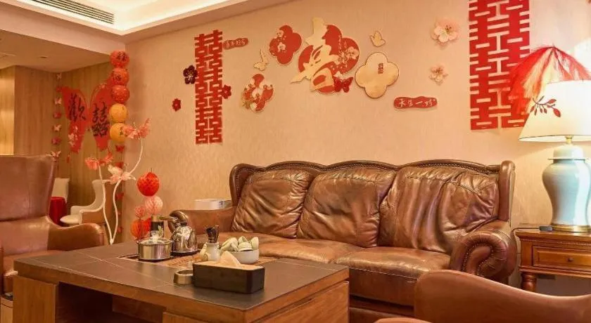 James Joyce Coffetel Xinyang Xixian Longhu Huayi