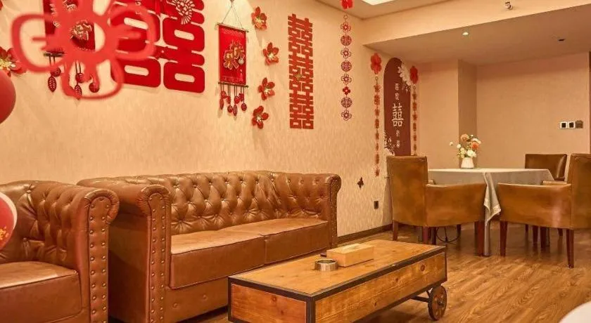 James Joyce Coffetel Xinyang Xixian Longhu Huayi