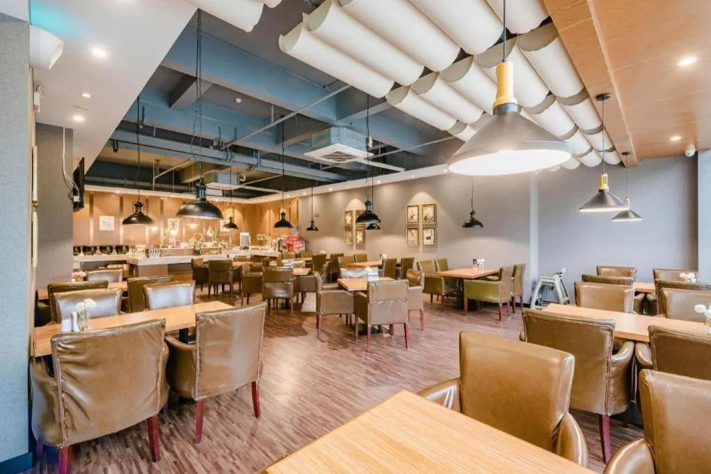 James Joyce Coffetel Xinyang Xixian Longhu Huayi