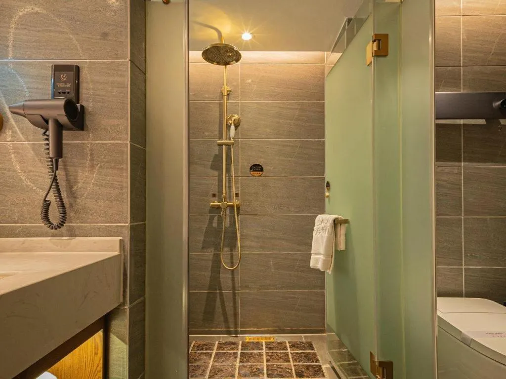 James Joyce Coffetel Xinyang Xixian Longhu Huayi