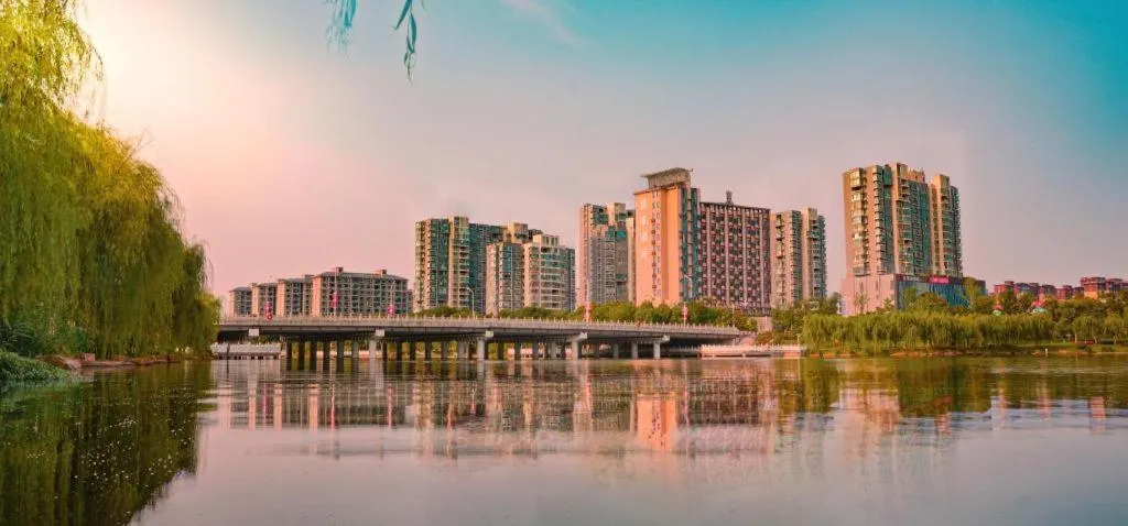 James Joyce Coffetel Xinyang Xixian Longhu Huayi