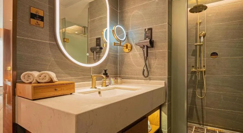 James Joyce Coffetel Xinyang Xixian Longhu Huayi