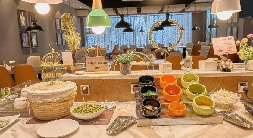 James Joyce Coffetel Xinyang Xixian Longhu Huayi