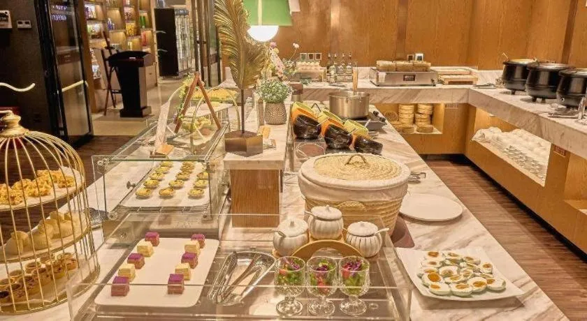 James Joyce Coffetel Xinyang Xixian Longhu Huayi