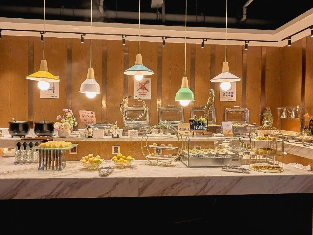 James Joyce Coffetel Xinyang Xixian Longhu Huayi