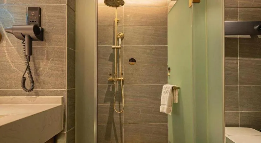 James Joyce Coffetel Xinyang Xixian Longhu Huayi