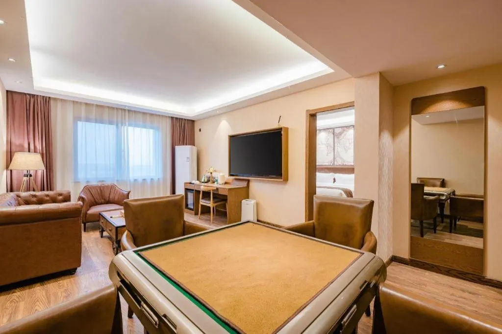 James Joyce Coffetel Xinyang Xixian Longhu Huayi