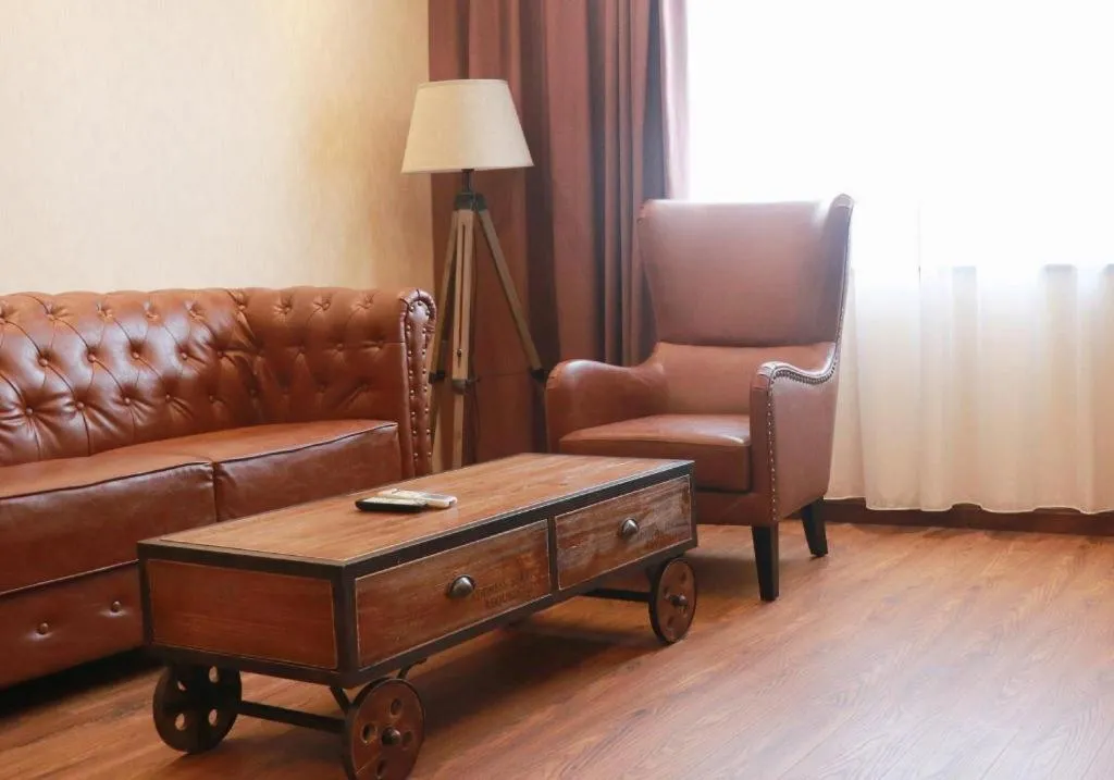 James Joyce Coffetel Xinyang Xixian Longhu Huayi