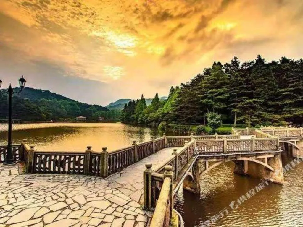 James Joyce Coffetel Lushan Scenic Spot Guling Street Branch