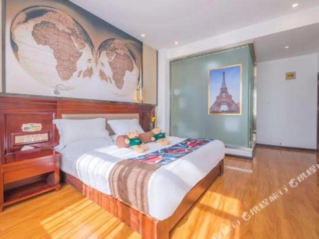 Bed in James Joyce Coffetel Dali Erhai Wetland Park