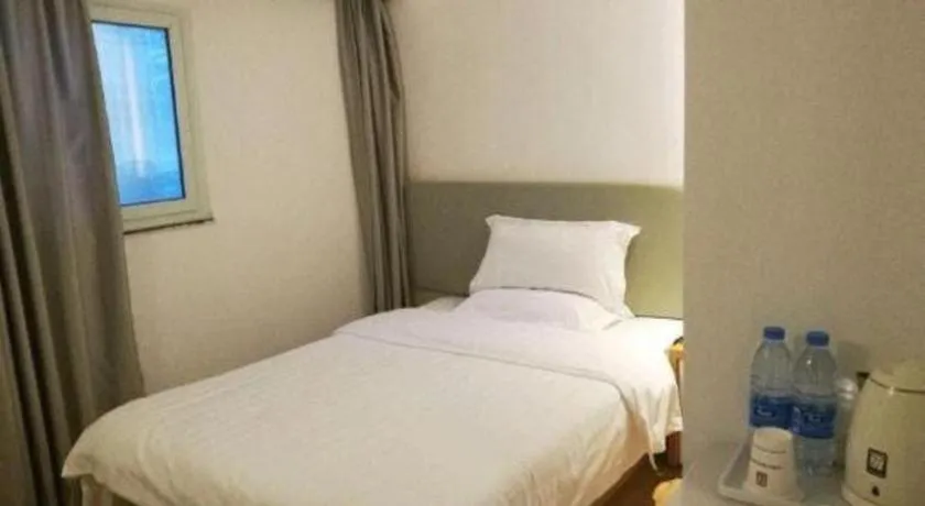 Bed in 7Days Inn Shenzhen Longgang Nanlian Metro Station Branch