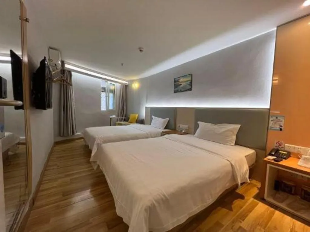 Bed in 7Days Inn Shenzhen Longgang Nanlian Metro Station Branch