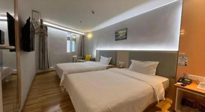 Bed in 7Days Inn Shenzhen Longgang Nanlian Metro Station Branch