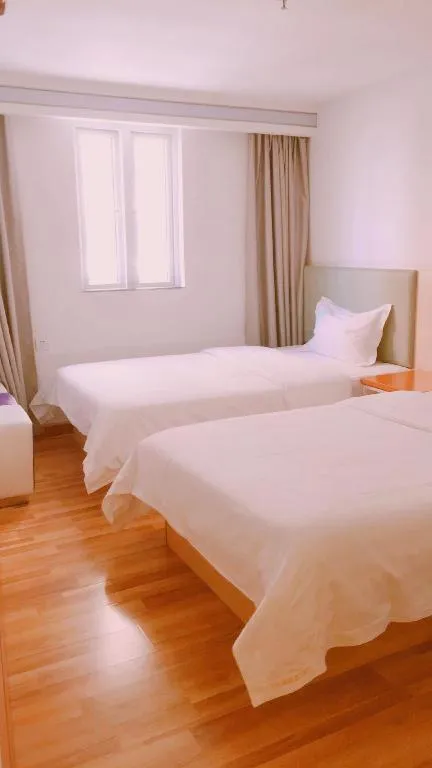 Bed in 7Days Inn Shenzhen Longgang Nanlian Metro Station Branch