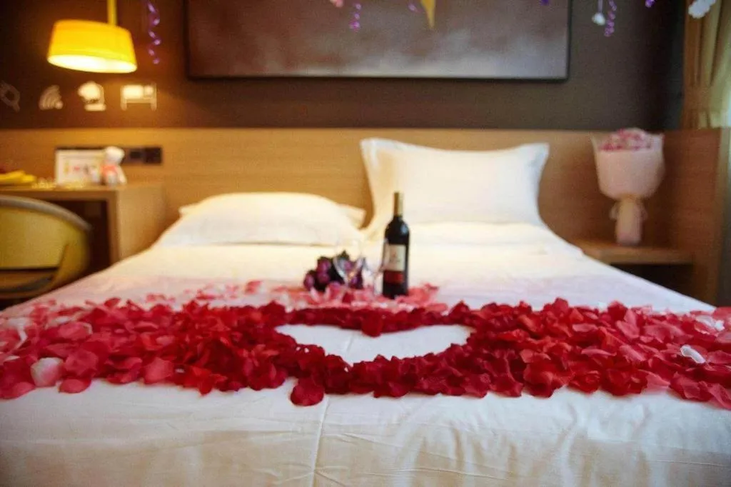 Bed in IU Hotels Guangzhou Panyu Dashi Chimelong Safari Park