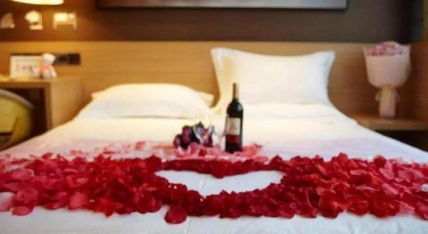 Bed in IU Hotels Guangzhou Panyu Dashi Chimelong Safari Park