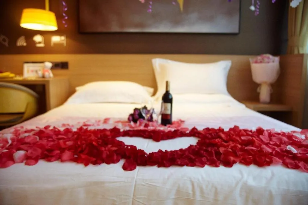 Bed in IU Hotels Guangzhou Panyu Dashi Chimelong Safari Park