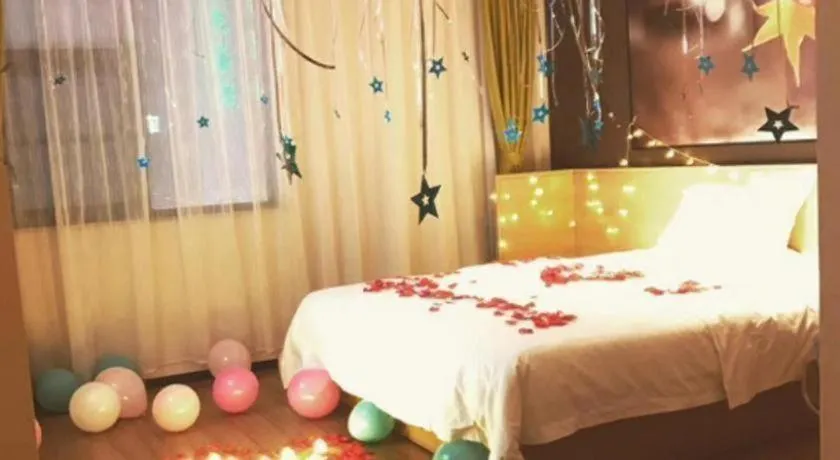 Bed in IU Hotels Guangzhou Panyu Dashi Chimelong Safari Park