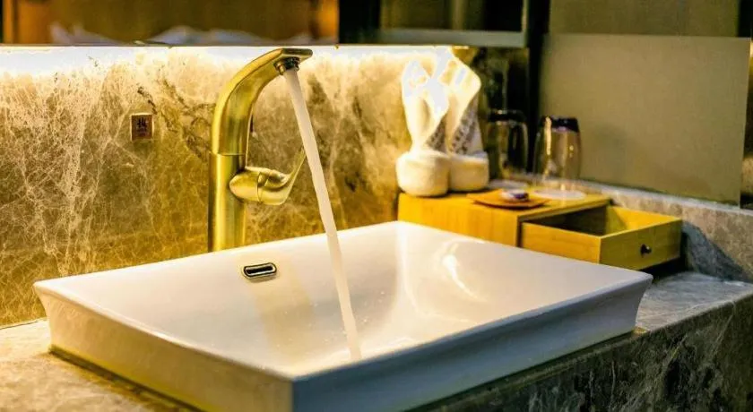 James Joyce Coffetel Xi'an Laochenggen Hongmiaopo Metro Station