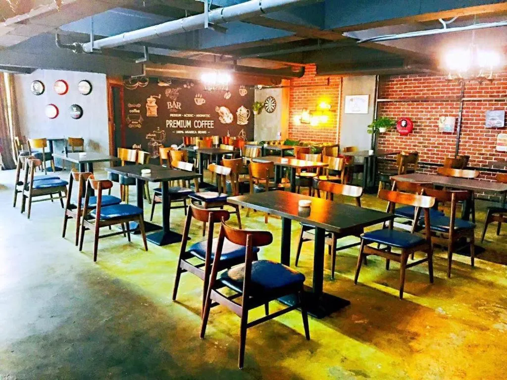 James Joyce Coffetel Xi'an Laochenggen Hongmiaopo Metro Station