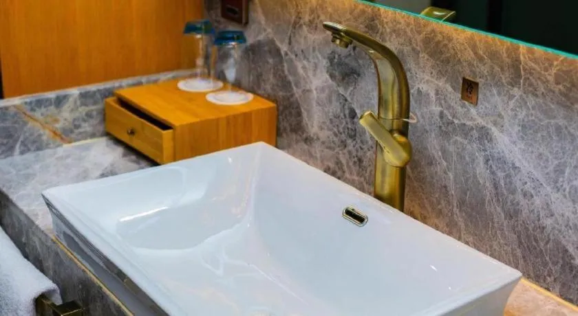 James Joyce Coffetel Xi'an Laochenggen Hongmiaopo Metro Station