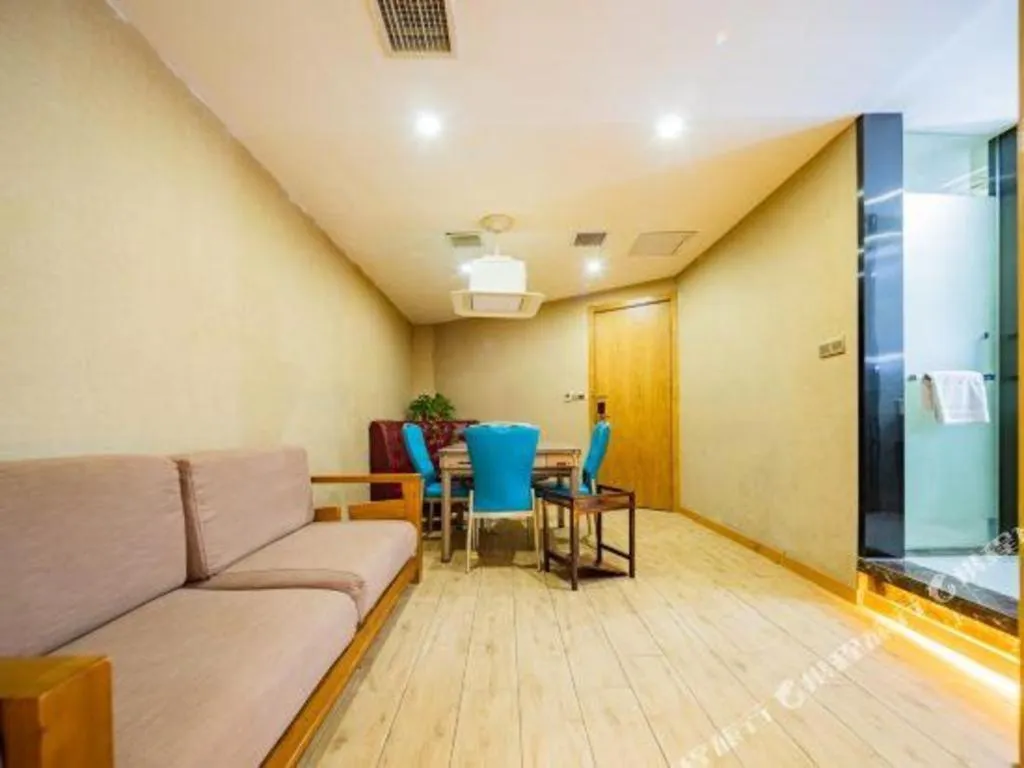 James Joyce Coffetel Xi'an Laochenggen Hongmiaopo Metro Station