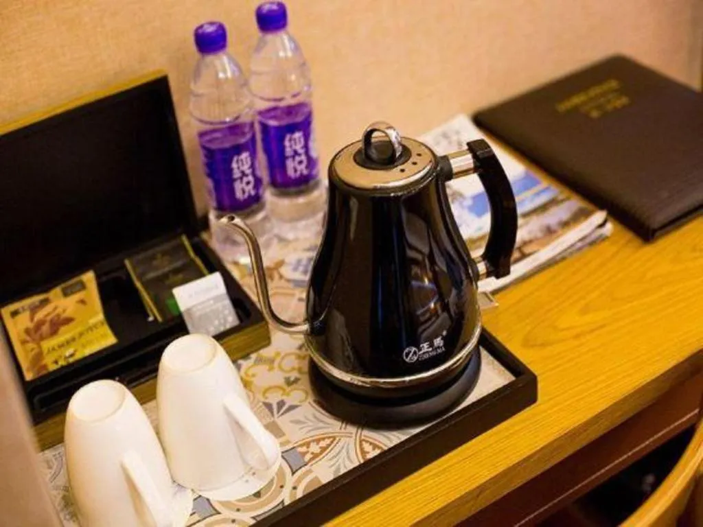 James Joyce Coffetel Xi'an Laochenggen Hongmiaopo Metro Station