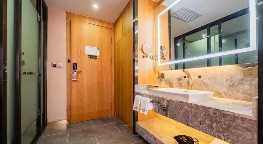 James Joyce Coffetel Xi'an Laochenggen Hongmiaopo Metro Station