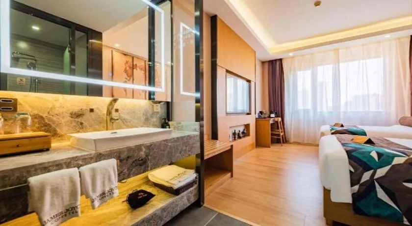 Bed in James Joyce Coffetel Xi'an Laochenggen Hongmiaopo Metro Station