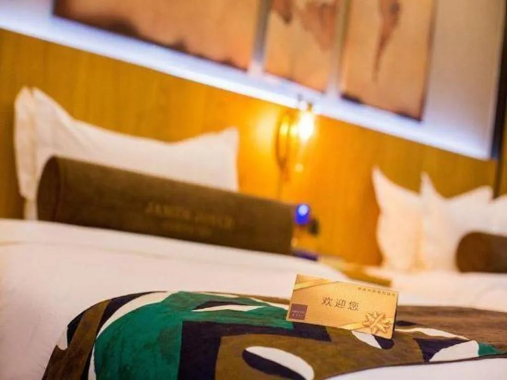 Bed in James Joyce Coffetel Xi'an Laochenggen Hongmiaopo Metro Station