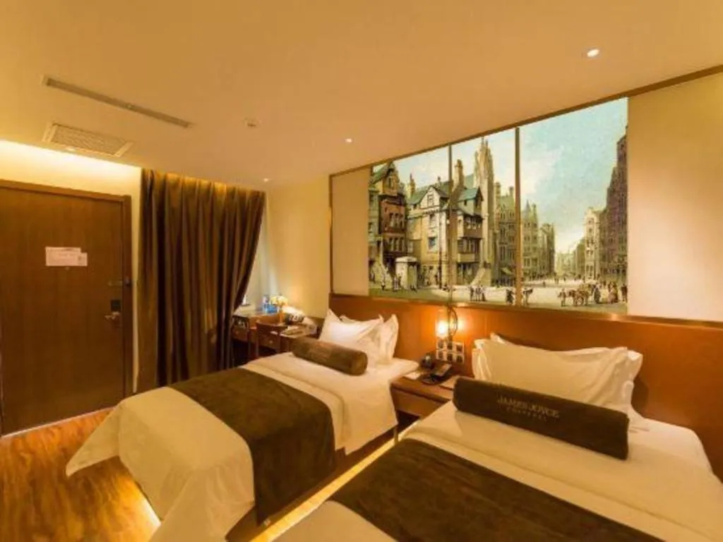 Bed in James Joyce Coffetel Beijing Qianmen Branch