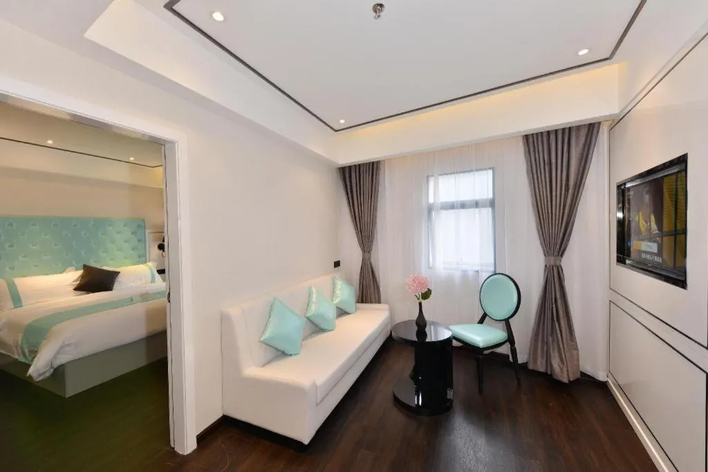 Bed in Xana Hotelle Guangzhou Tiyuxi Road Metro Station Branch