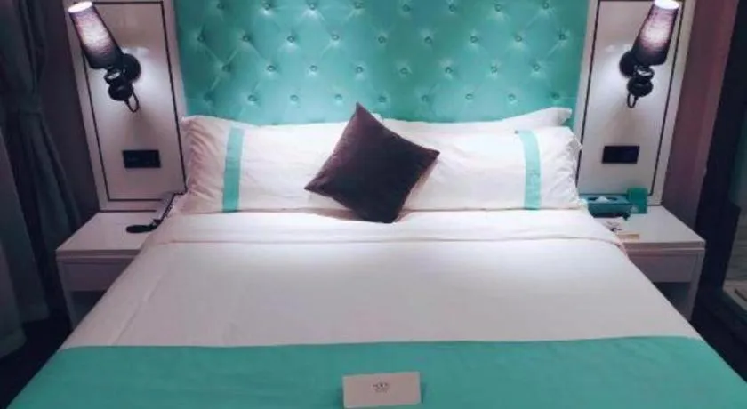 Bed in Xana Hotelle Guangzhou Tiyuxi Road Metro Station Branch